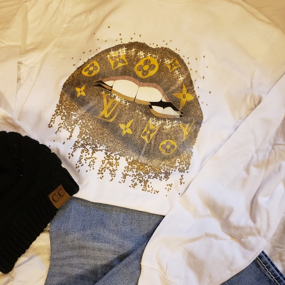 White long sleeve LV lips